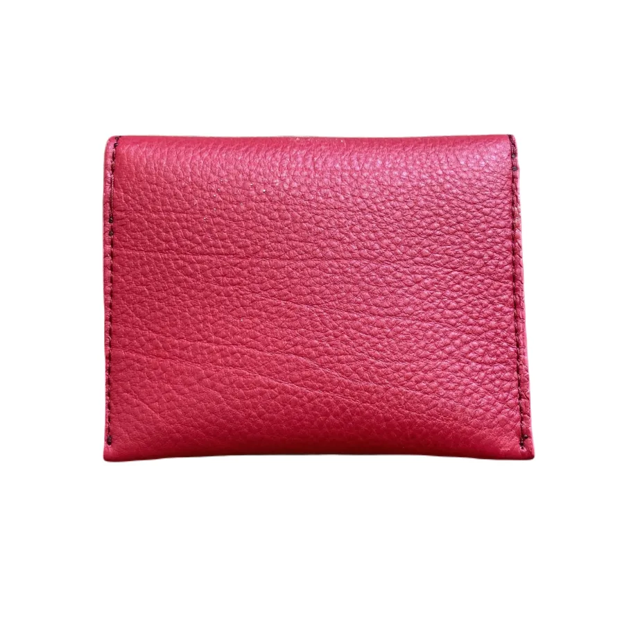 porte-monnaie en cuir de veau grainé couleur framboise avec un fermoir couronne porte-monnaie en cuir de veau grainé couleur framboise avec un fermoir couronne