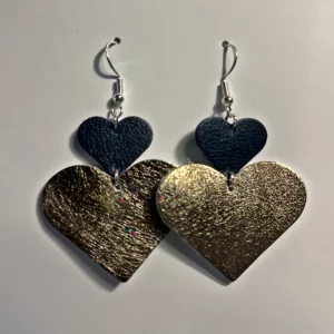 Boucles d'oreilles double cœur en cuir bronze et bleu foncé avec une monture en argent 925/1000