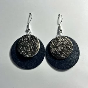 Boucles d'oreilles ronde en cuir bleu et bronze avec une monture en argent 925/1000