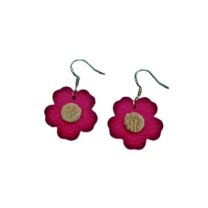 Boucles d'oreilles en forme de fleur en cuir framboise et bronze sur une monture en argent 925/1000