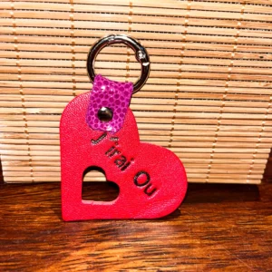 Porte clé en cuir rouge et rose en forme de coeur j'irai ou tu ira