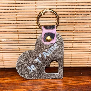 Porte clé en cuir marron et bronze en forme de coeur je t'aime ma reine