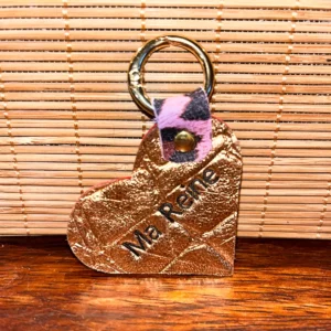 porte clé en cuir rouge et gold en forme de coeur