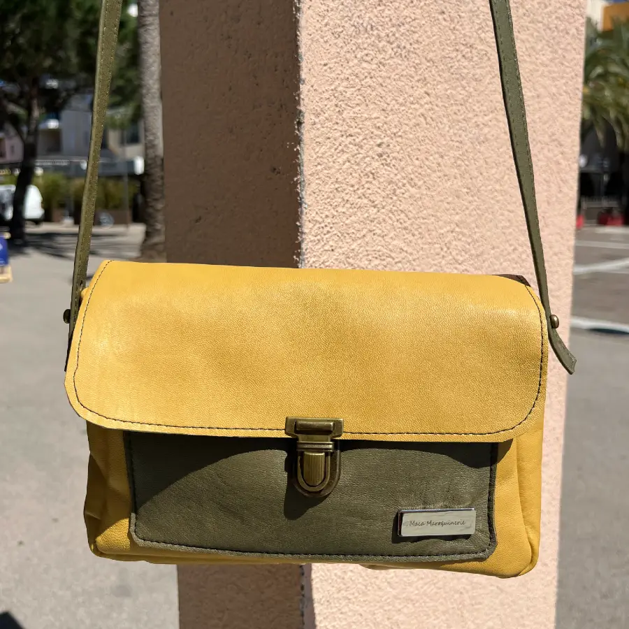 sac bandoulière en cuir jaune et vert kaki avec fermoir cartable bronze sac bandoulière en cuir jaune et vert kaki avec fermoir cartable bronze